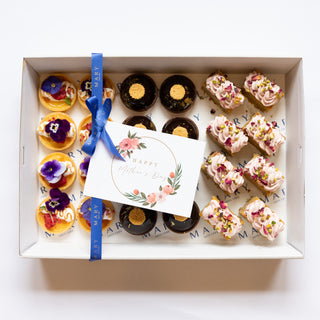 Mother's Day Catering box | Sweet (24 pieces)