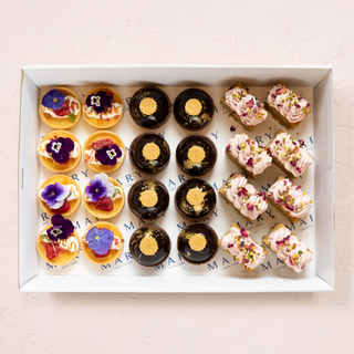 Catering box | Sweet (24 pieces)